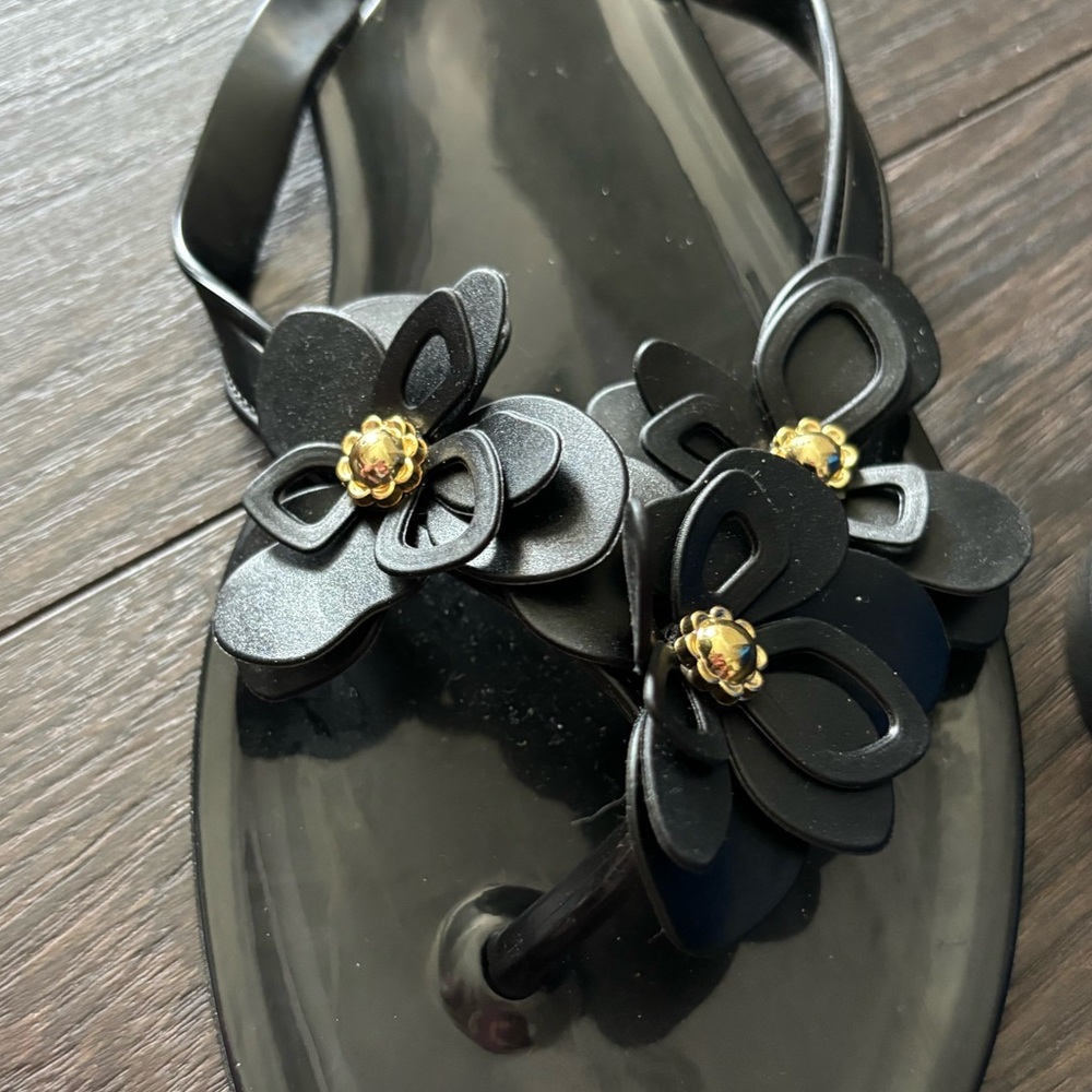 Cute Flip Flops - Picture 2 of 4